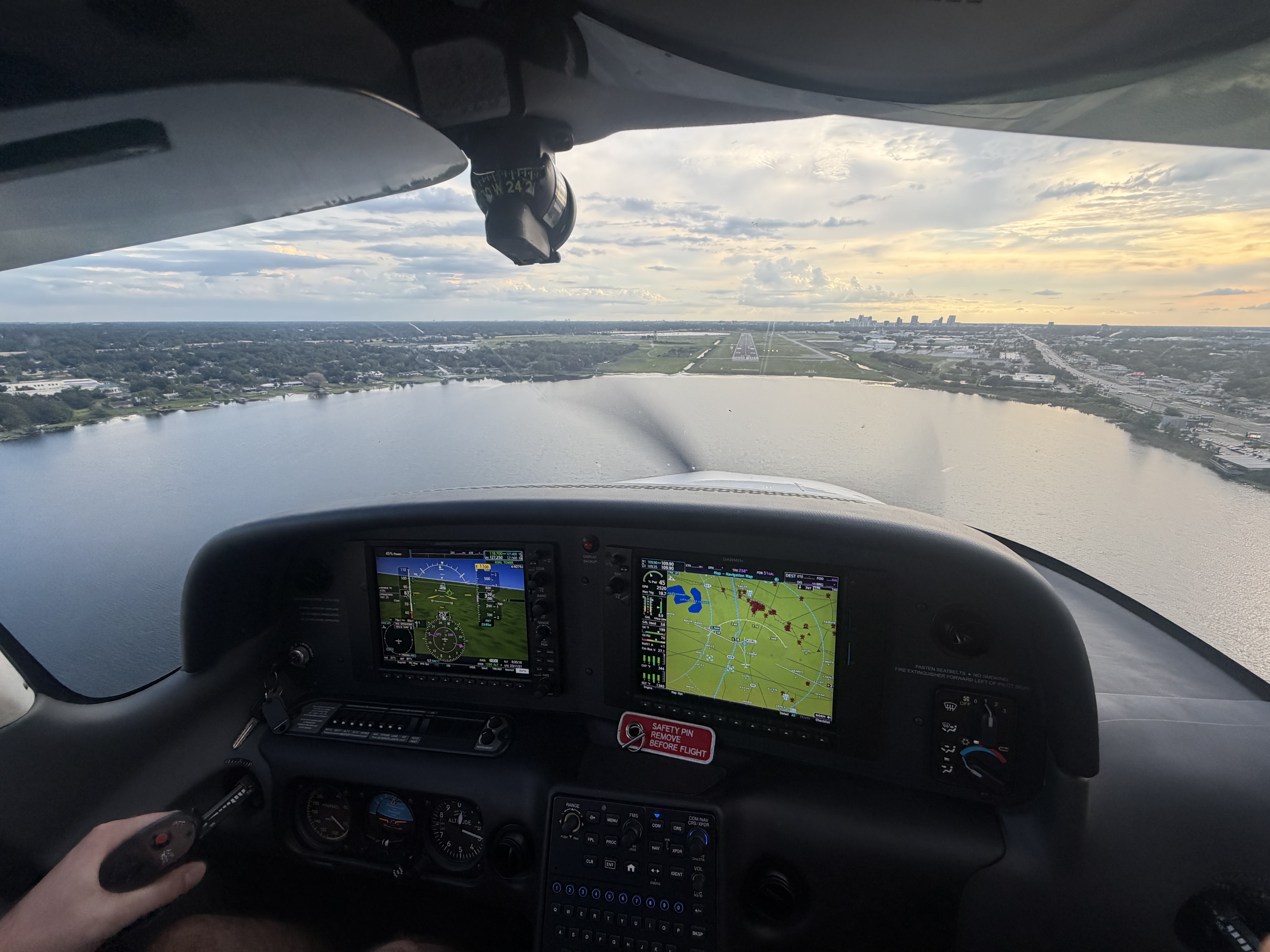 Cirrus SR20 cockpit